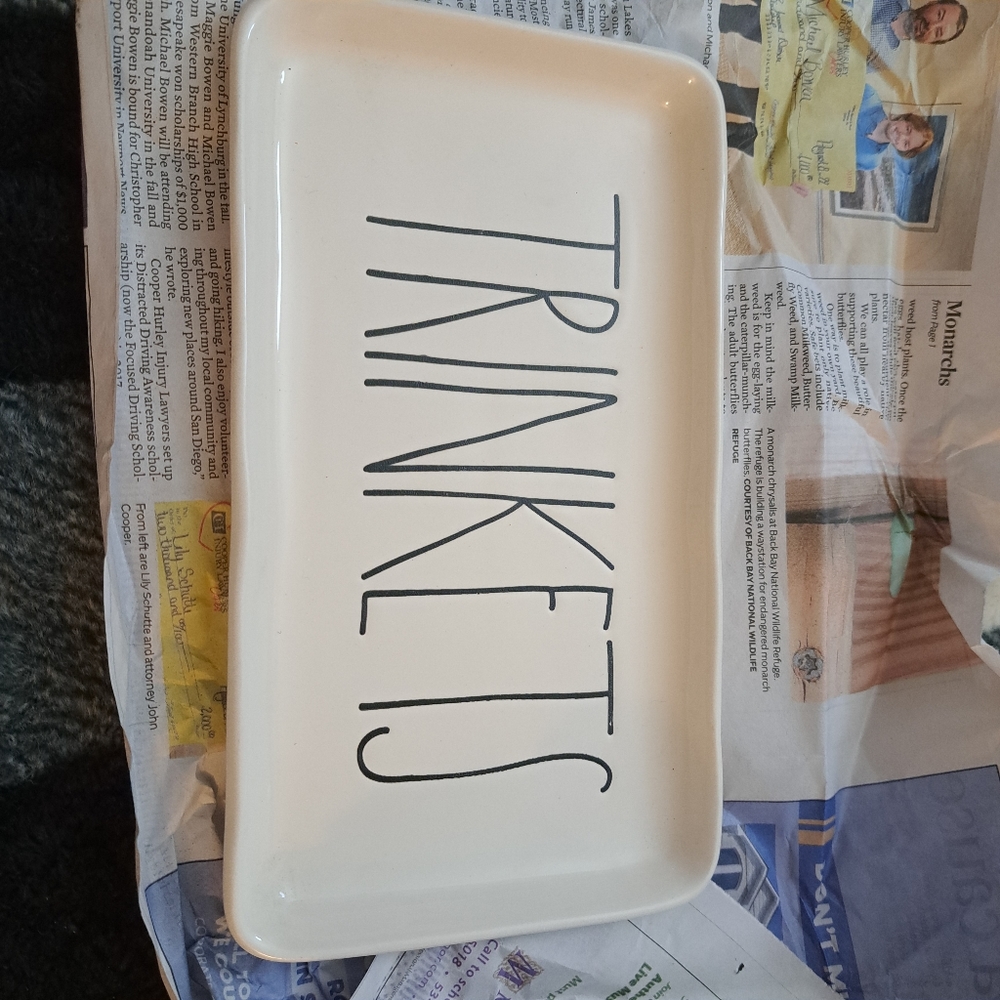 Rae Dunn trinkets tray/ plate